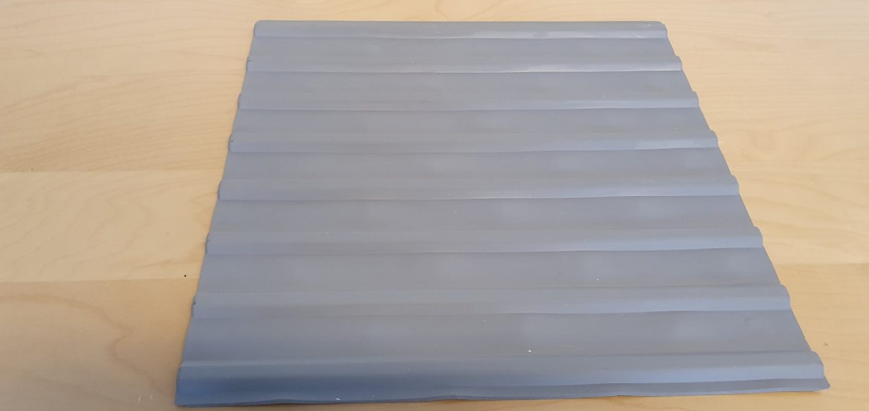 Ledelinje på 30 x 30 cm av harpiks i hvit og svart med butylengummi lim - Bilde 3