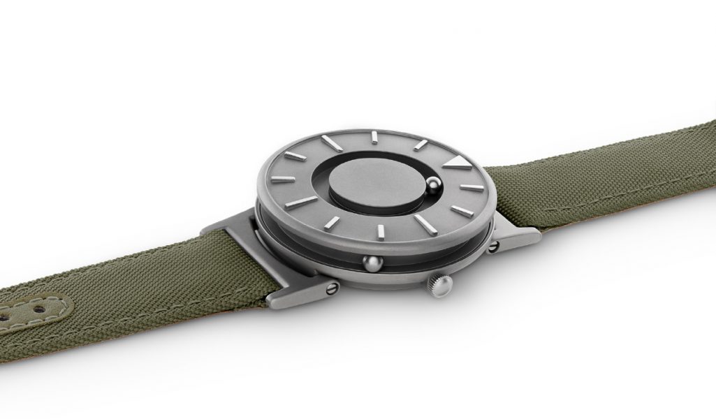 Bradley Black - taktilt armbåndsur med lenke, fra EONE - Bilde 11