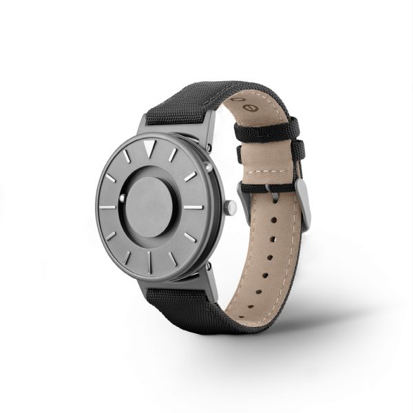 Bradley Black - taktilt armbåndsur med lenke, fra EONE - Bilde 14