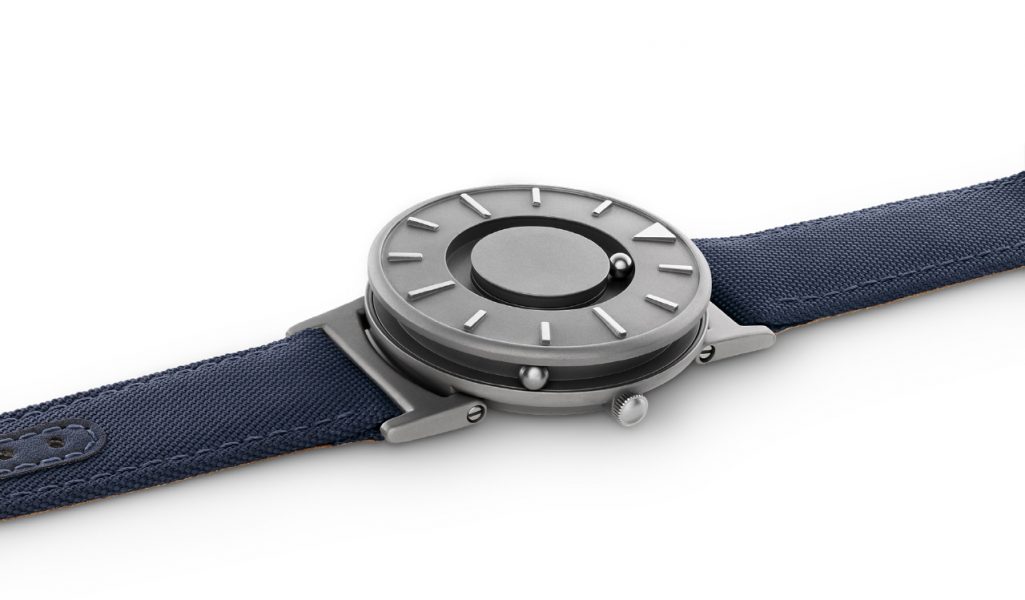 Bradley Black - taktilt armbåndsur med lenke, fra EONE - Bilde 18