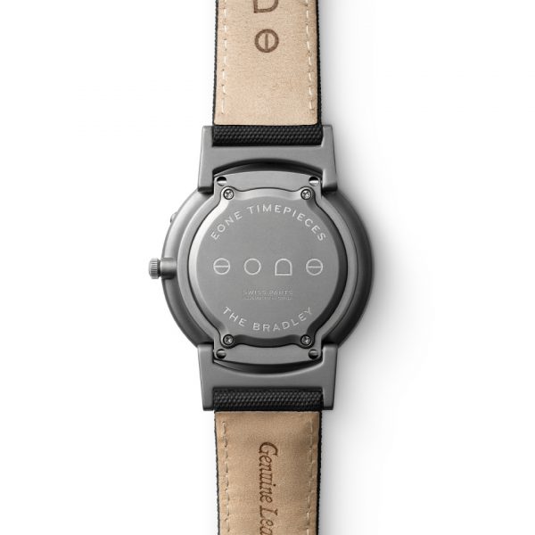 Bradley Black - taktilt armbåndsur med lenke, fra EONE - Bilde 40