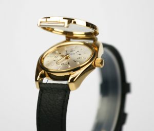Arsa dame armbåndsur med punkter dublé