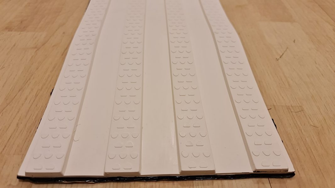 Ledelinjer på 22 x 100 cm av metakrylat harpiks i hvit og svart med butylengummi lim - Bilde 4