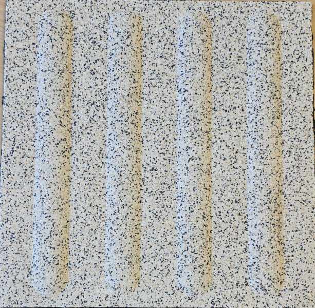 Ledelinje elementer på 30 x 30 cm i harpiks med innstøpt hvite -svarte og krem steinkorn og butylengummi lim - Bilde 3