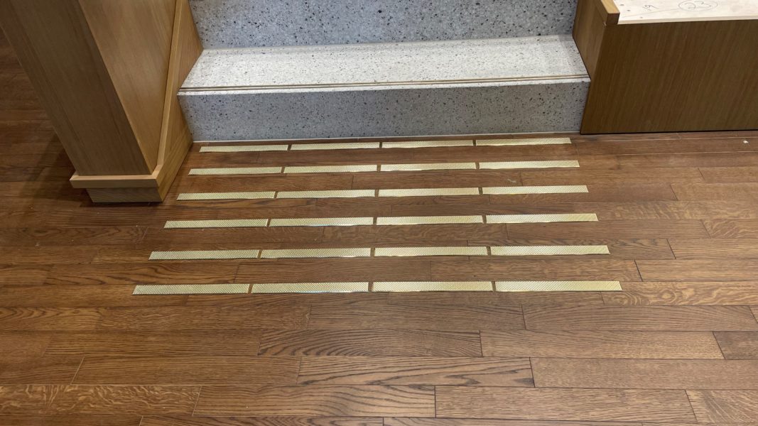 Hydro bygget - taktile messing elementer - Bilde 3